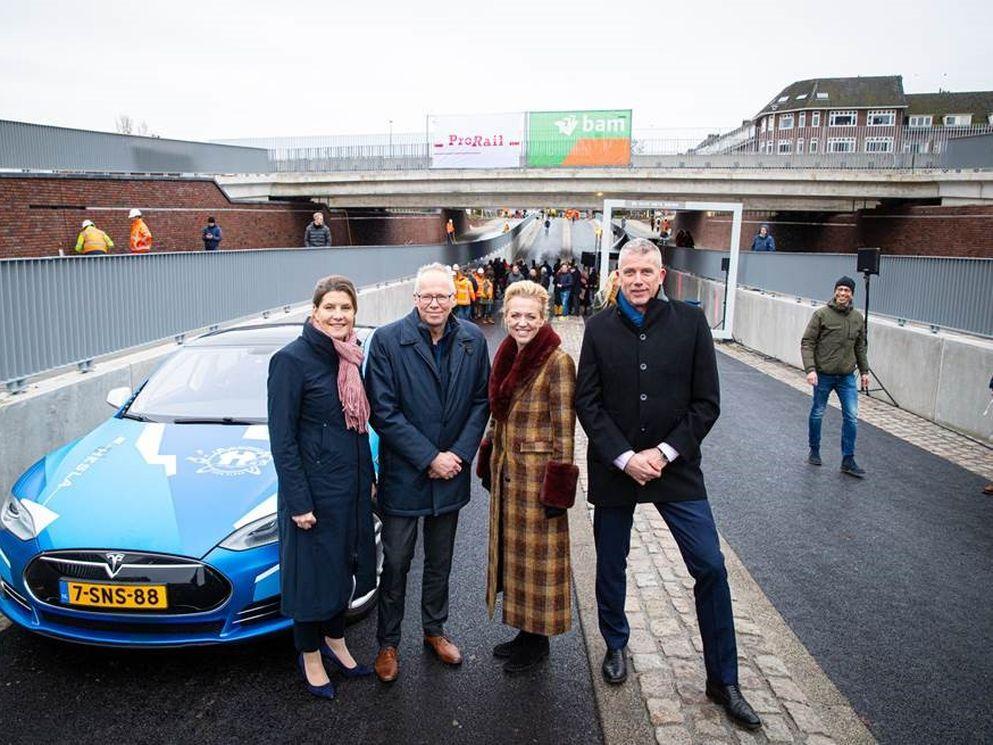 Veilig onder het spoor door in Groningen door opening Paterswoldeweg