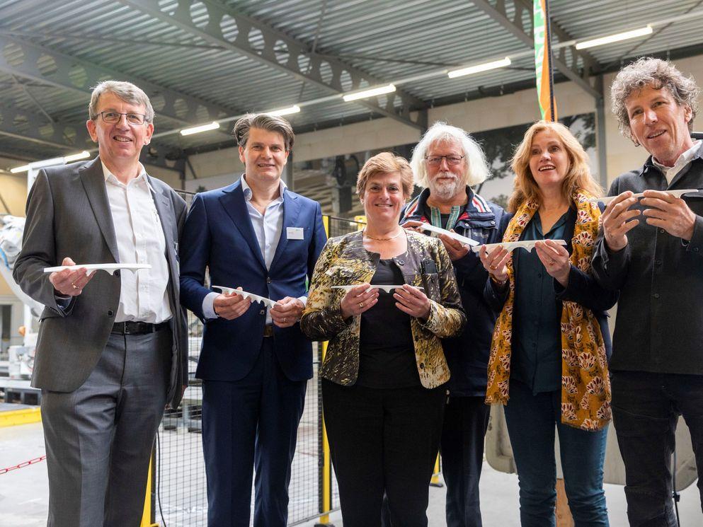 Langste 3D geprinte brug ter wereld rolt uit de printer
