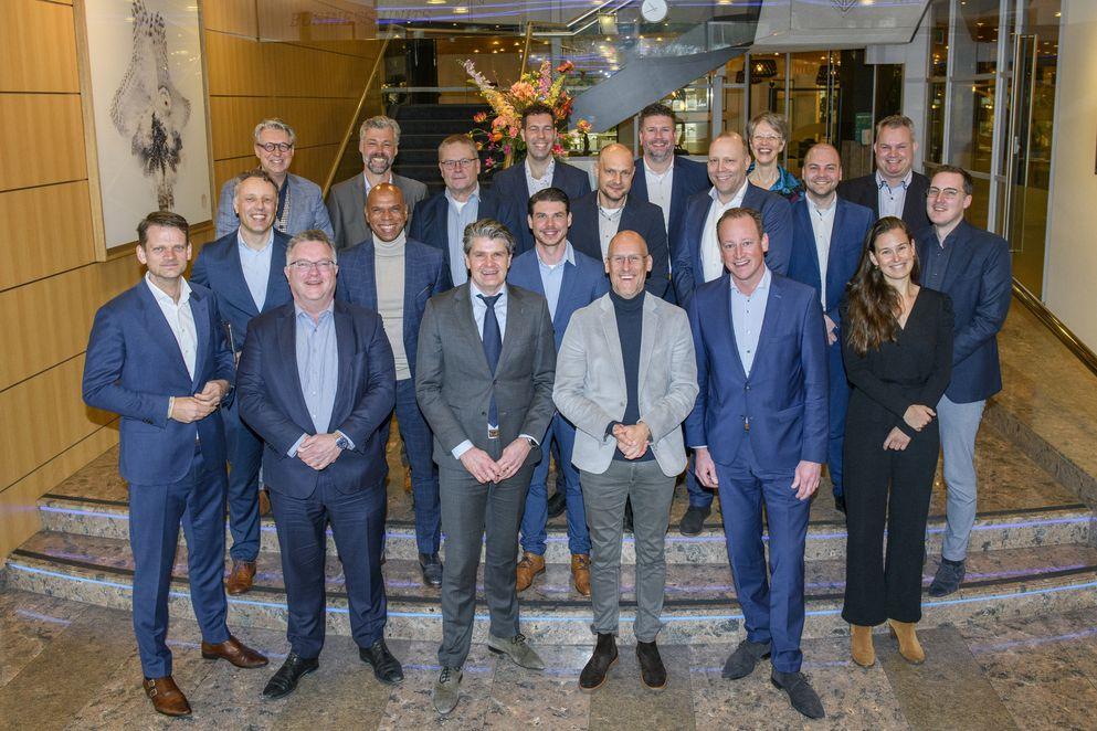 Groepsfoto contract 2GW landstations TenneT