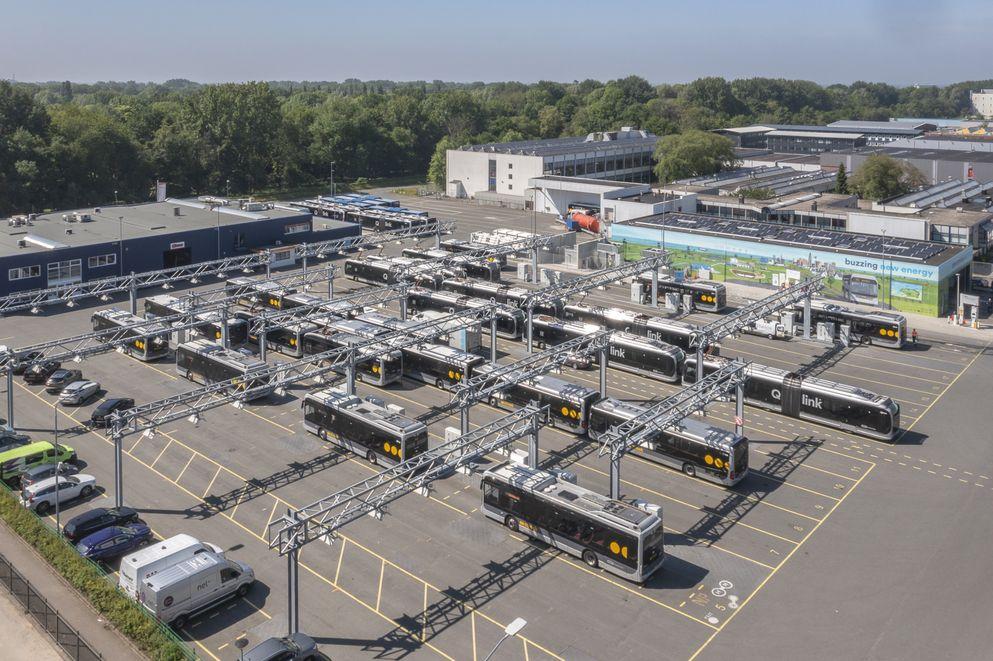 BAM bouwteam pionier weg duurzaam bus vervoer elektrisch openbaar asfalt