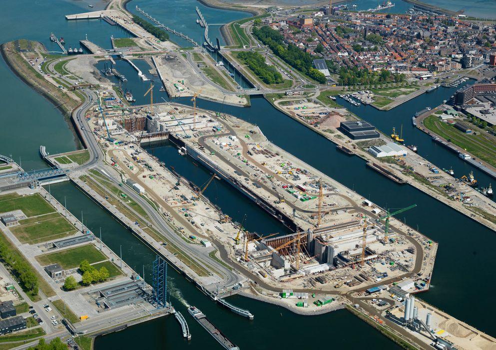 BAM sluis Sassevaart bagger civiel installatatie klimaatadaptatie opening diepwanden combiwanden beton