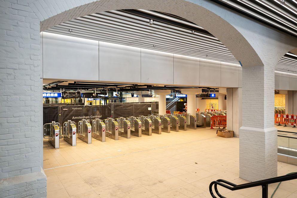 BAM Amsterdam station knooppunt complex duurzaam ProRail reiziger modern bereikbaarheid digitaal toekomstbestendig 