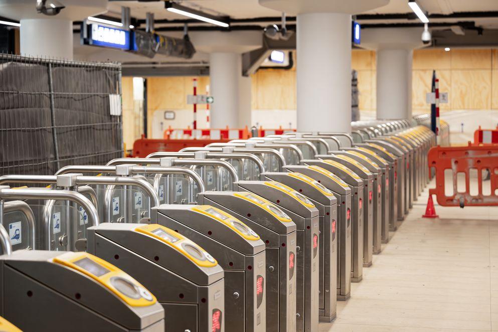 BAM Amsterdam station knooppunt complex duurzaam ProRail reiziger modern bereikbaarheid digitaal toekomstbestendig 