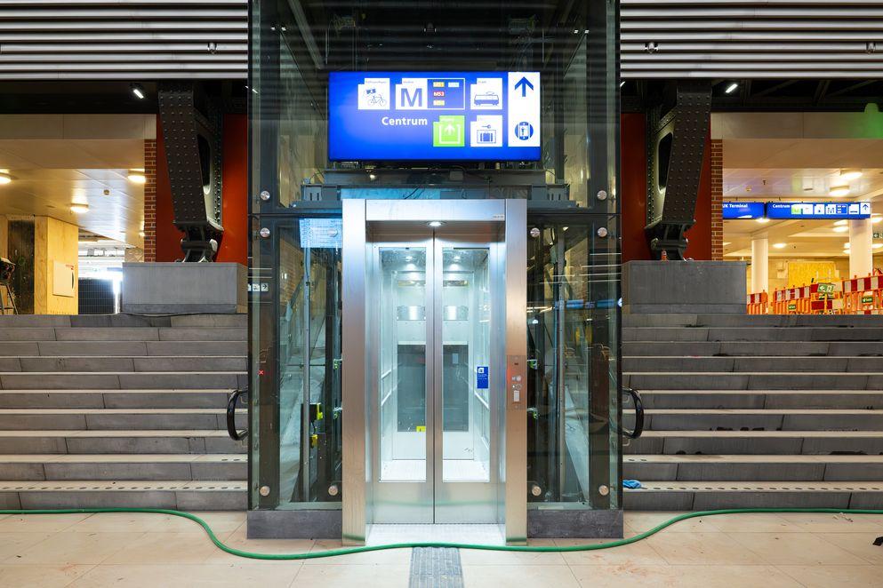 BAM Amsterdam station knooppunt complex duurzaam ProRail reiziger modern bereikbaarheid digitaal toekomstbestendig 
