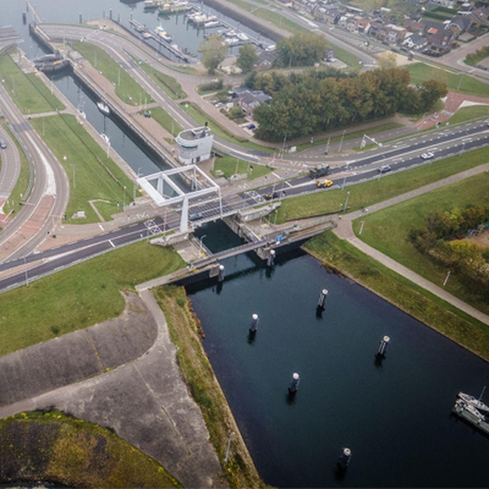 tegel.jpg