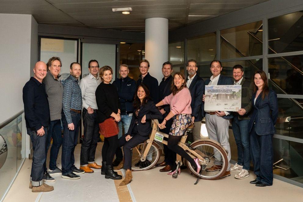 Realisatie Fietsservicepunt bij busstation Schiphol Noord