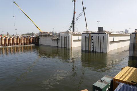 Nieuwe Sluis Terneuzen bruggen wegbaggeren sluis Gerben Turkstra grootste zeesluis
