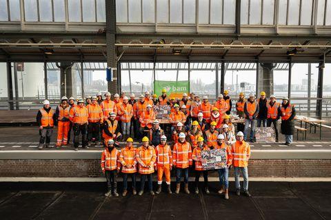 Oplevering gerenoveerd IJ-viaduct op station Amsterdam Centraal