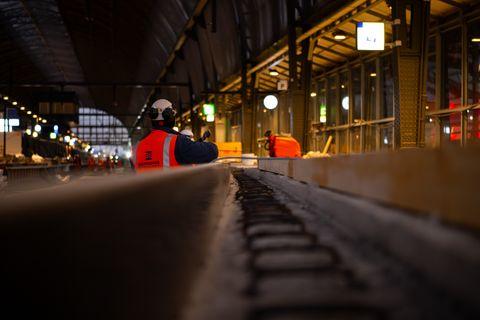 Oplevering gerenoveerd IJ-viaduct op station Amsterdam Centraal