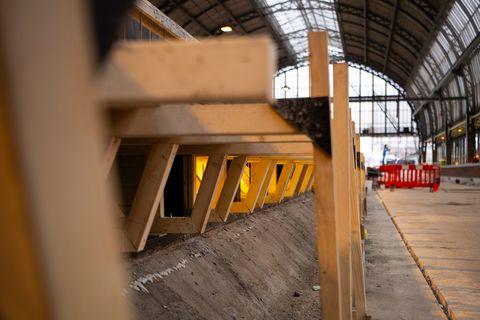 Oplevering gerenoveerd IJ-viaduct op station Amsterdam Centraal